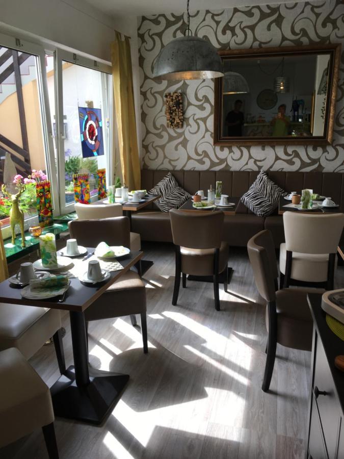Gaestehaus Klaus Mendig Bagian luar foto